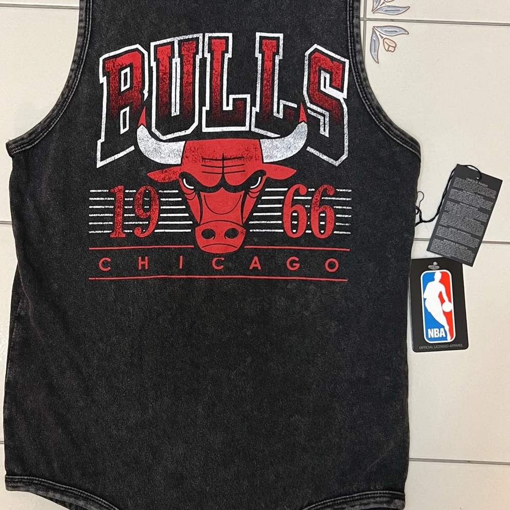 NWT Women’s Size Small CHICAGO BULLS Logo Bodysuit NBA Acid Wash Charcoal/Red